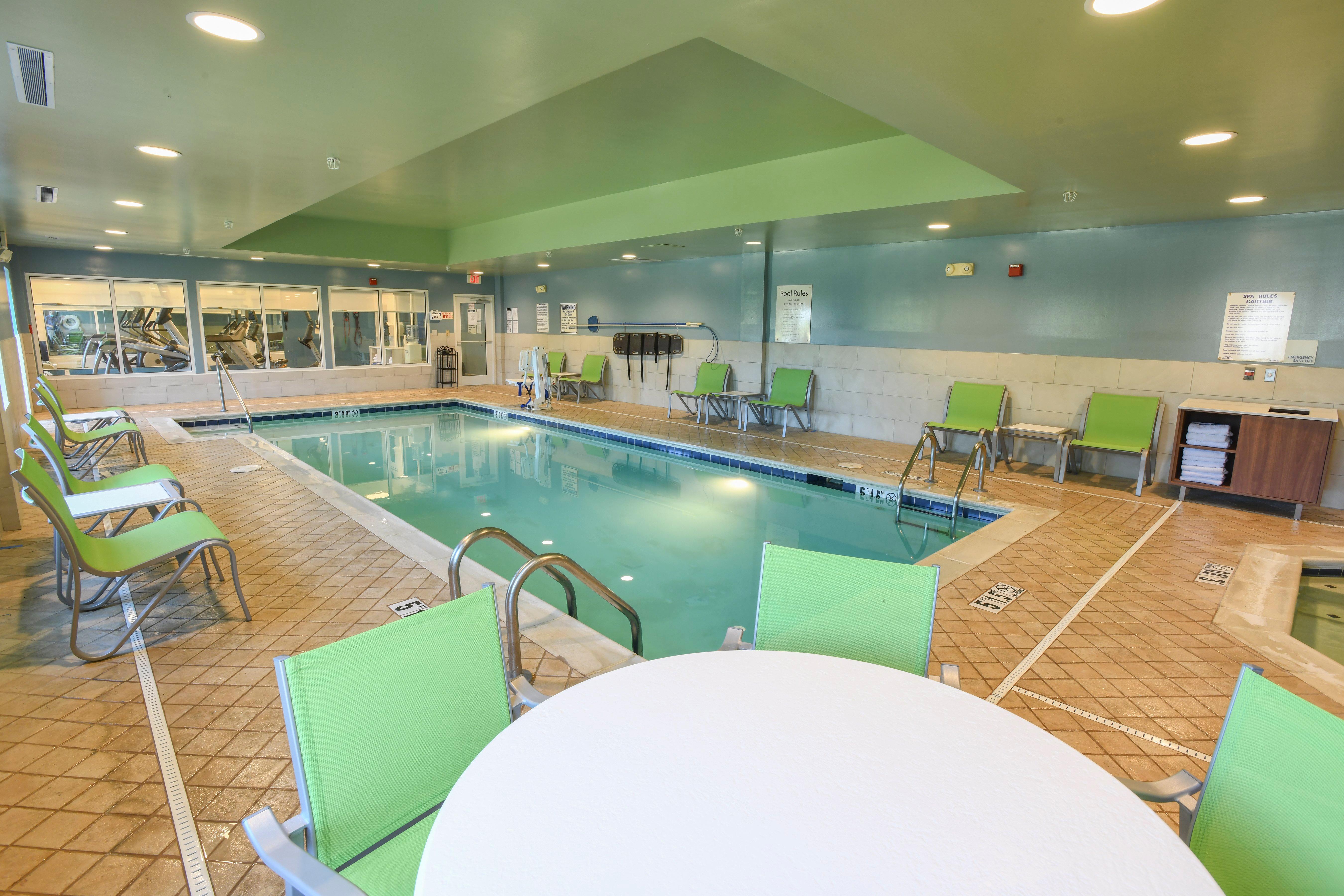 Holiday Inn Express Hotel & Suites Richwood - Cincinnati South By Ihg Bagian luar foto